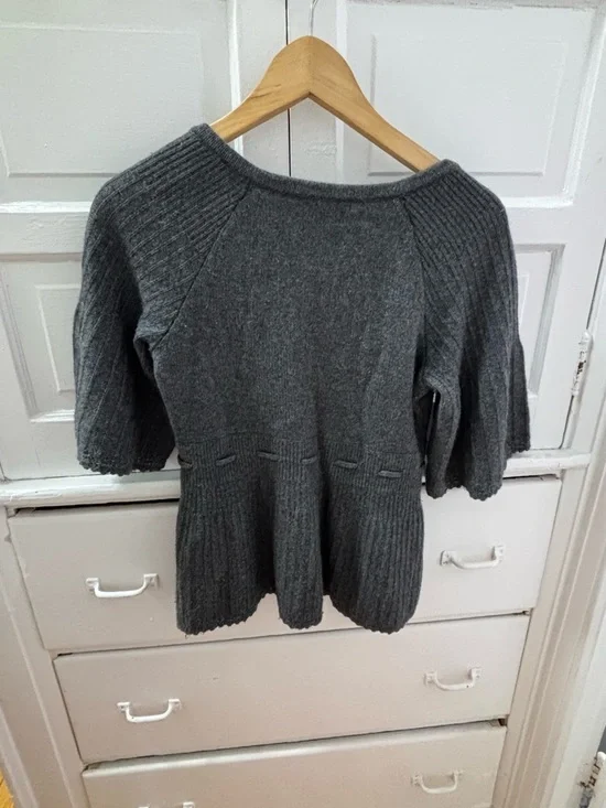 Juicy Couture Gray Cashmere Wool Peplum Short Sleeve Scoop Neck with Pink Label - Picture 2 of 7